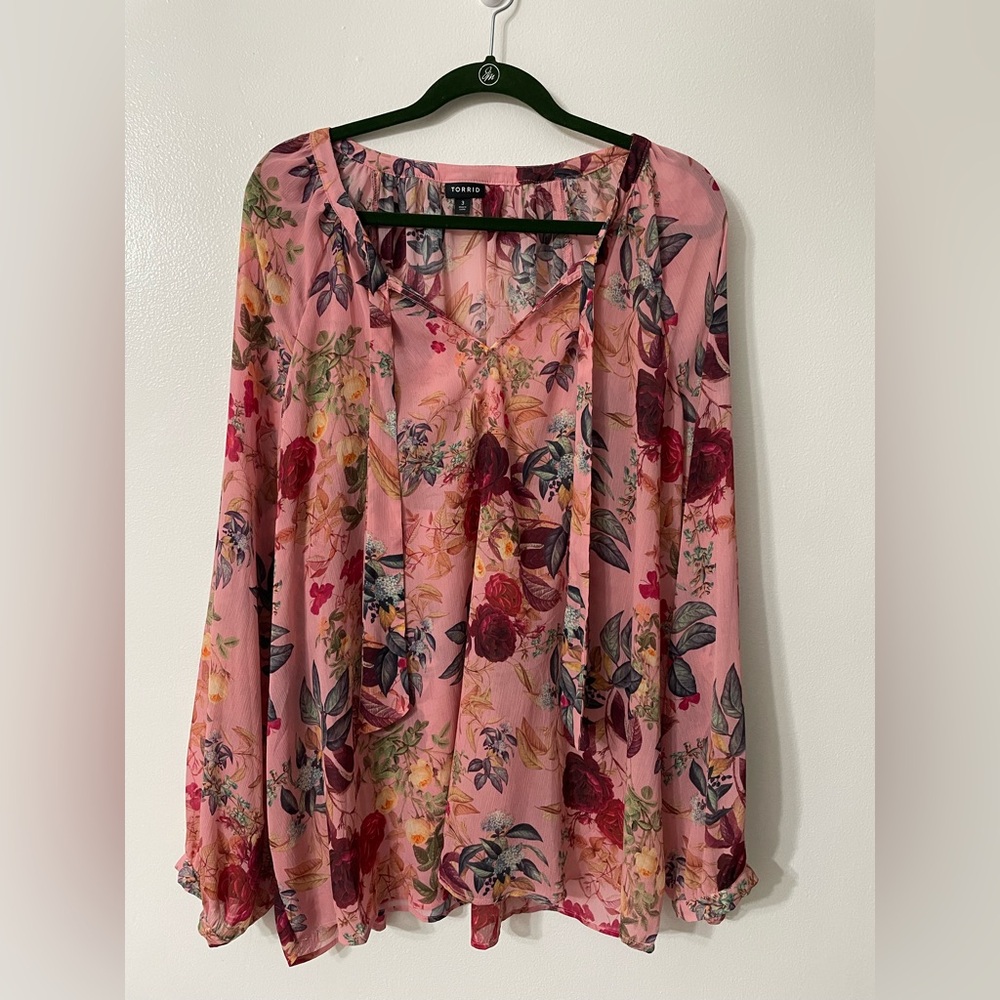 Torrid | Crinkle Chiffon Raglan Tie Front Blouse | Size 3